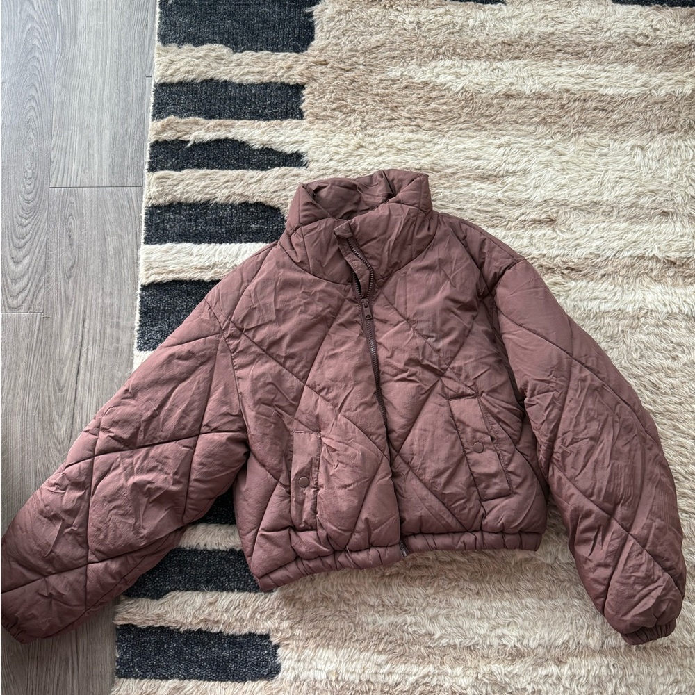 Garage brown puffer